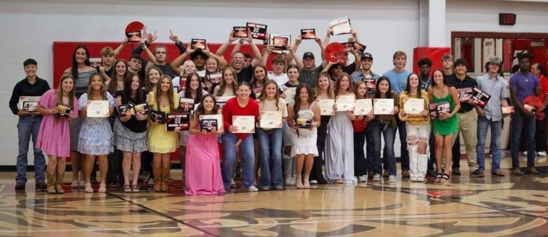 Mansfield Players Honored at Athletic Awards Banquet