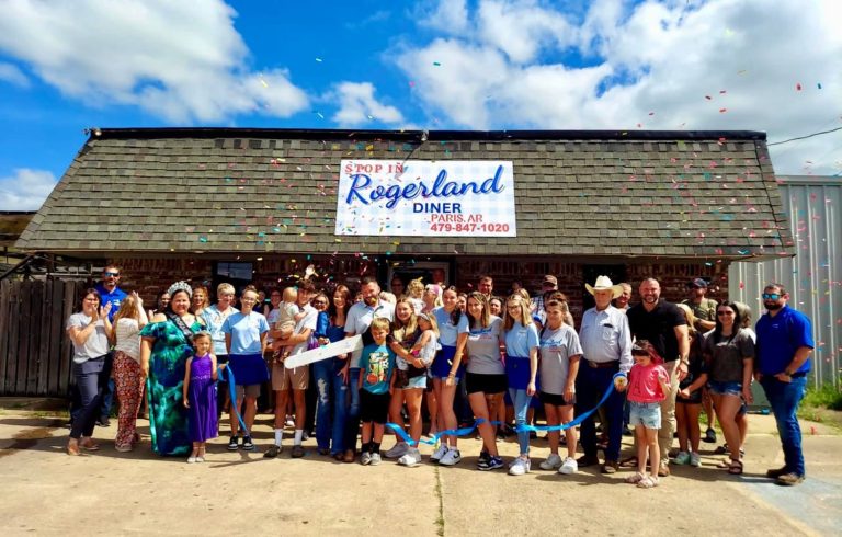 Rogerland Diner Celebrates Grand Opening with Ribbon Cutting Ceremony