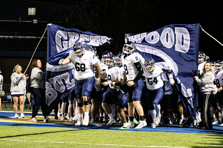 Bulldogs Maul Bombers 42-10