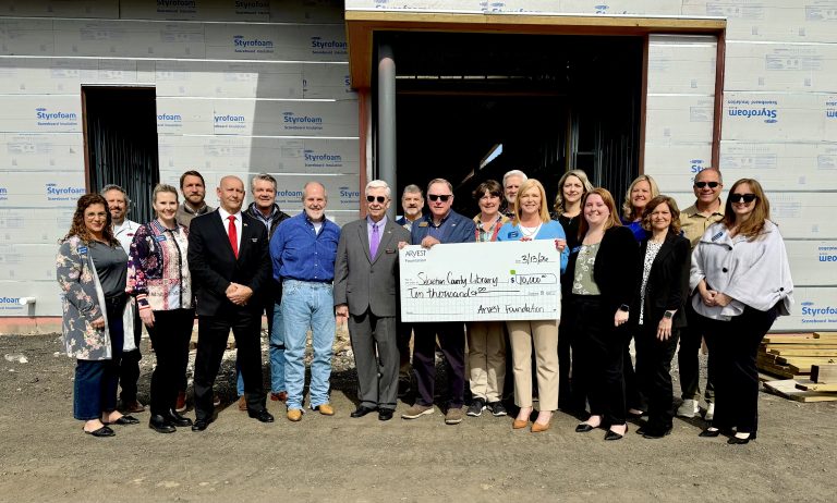 Arvest Donates $10,000 to Support Study Room at New Greenwood Library