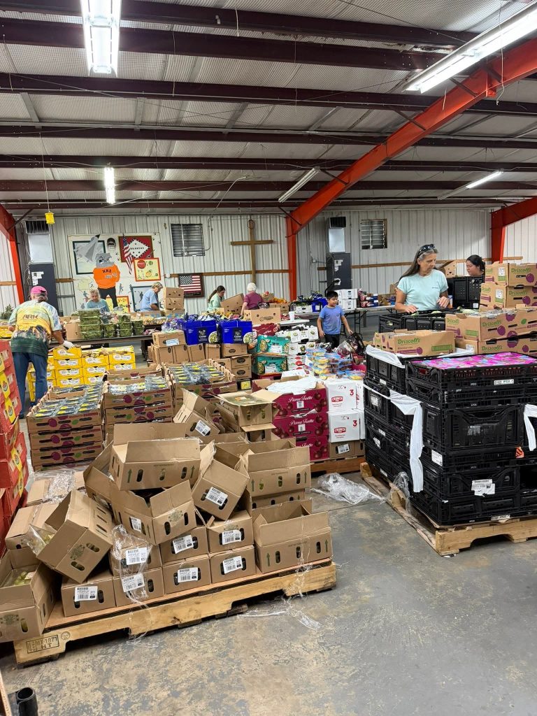 Manna Ministries Volunteers Serve Community